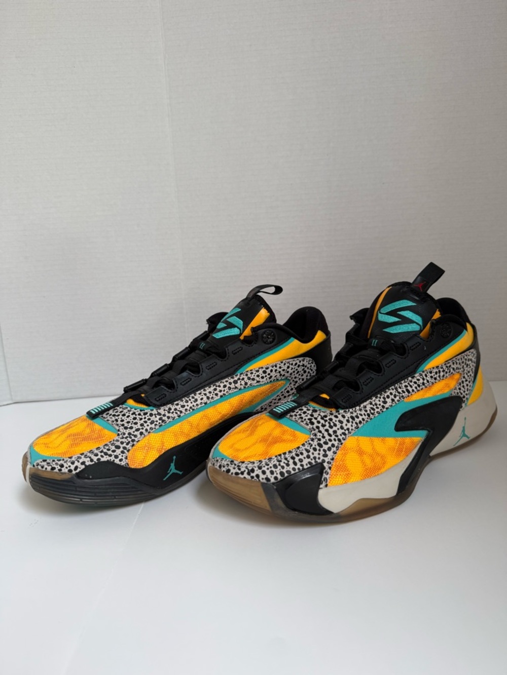 Jordan Low-Top Sneakers in Yellow, Teal & Black